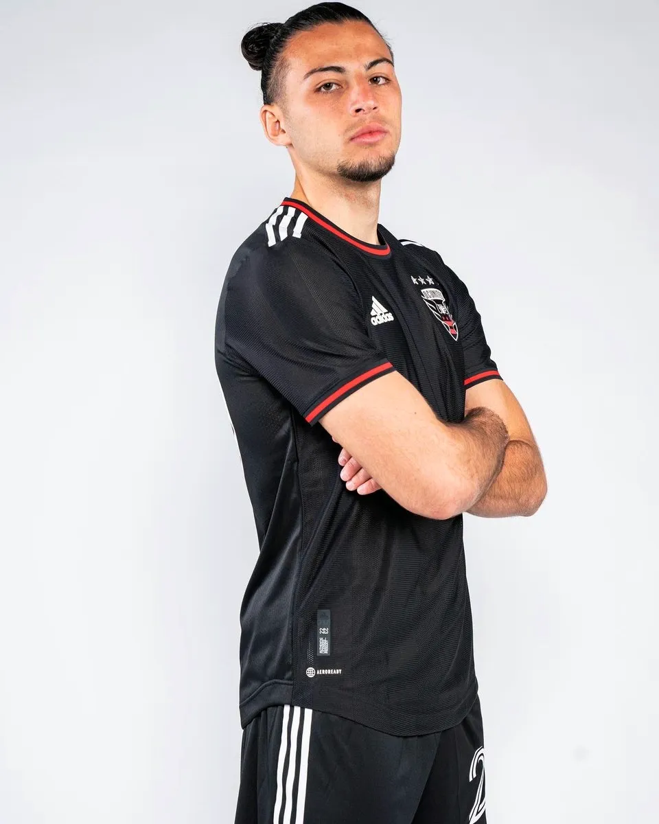 Свитшот adidas e 3s Crew ft