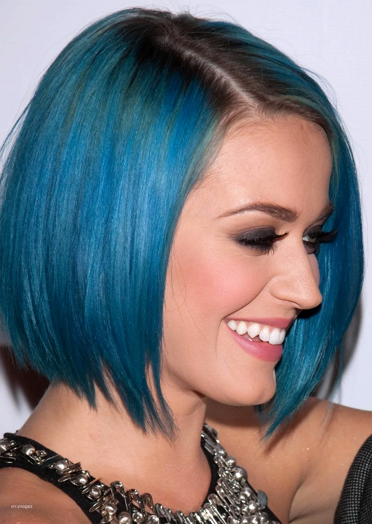 Кэти Перри с бирюзовыми волосами